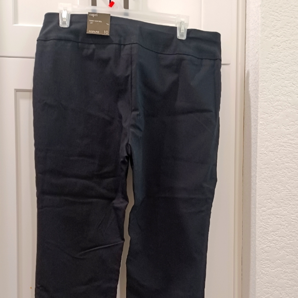 Alfani Black Capri Pants